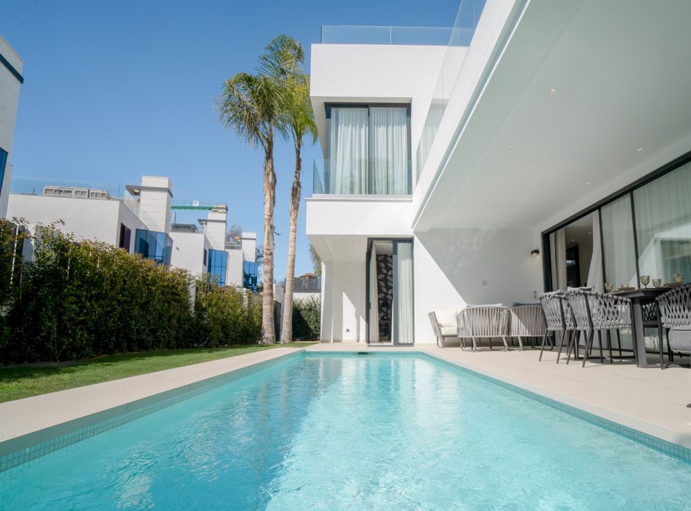 Villas rio verde puerto=banus marbella golden mile for sale