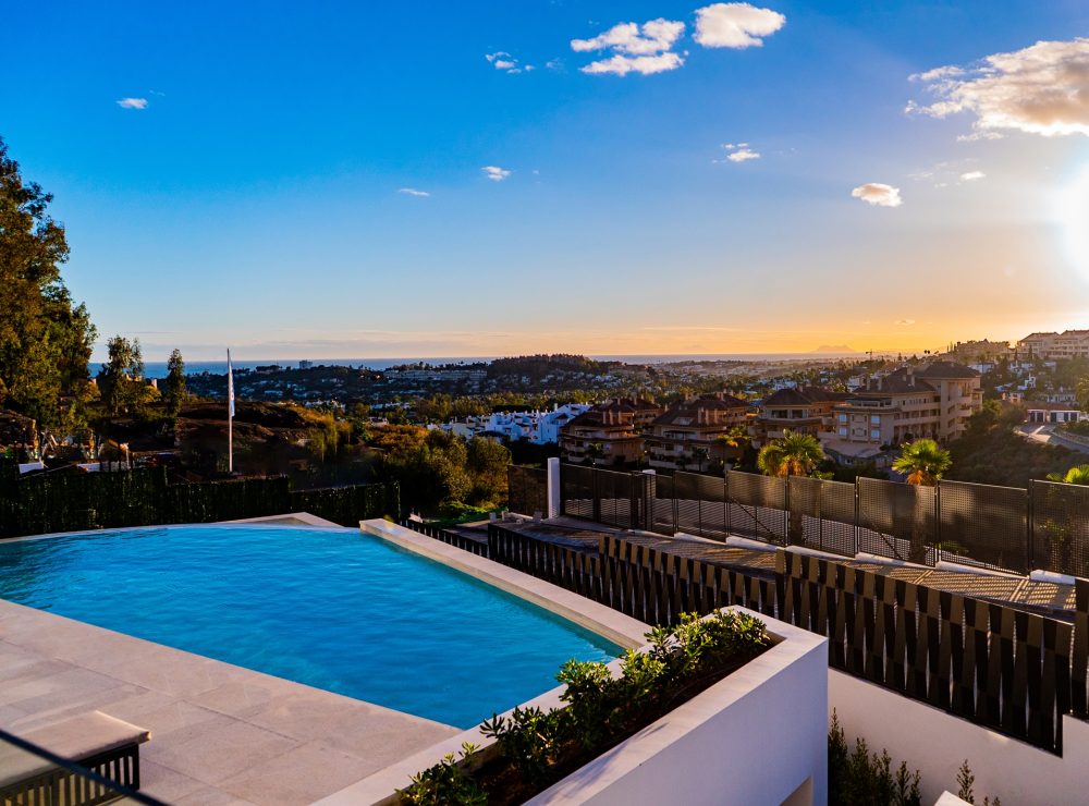 Amapura villa nueva andalucia villa for sale