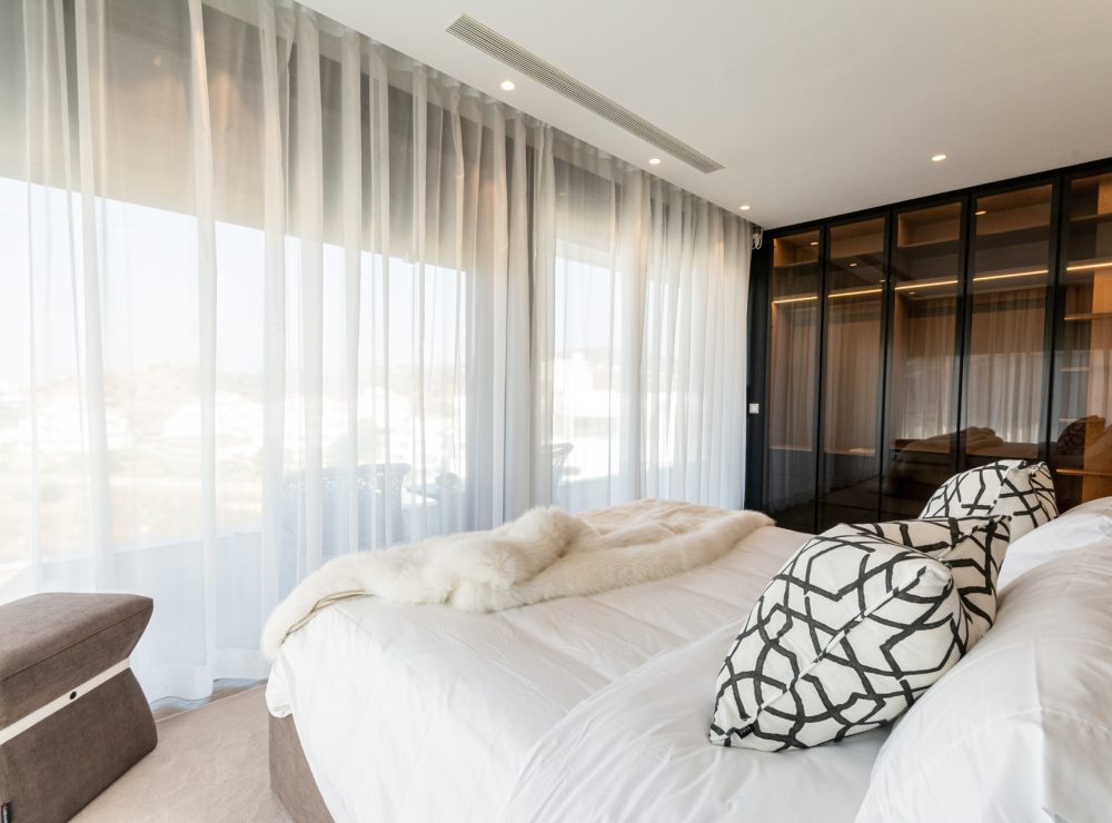 Amapura villa nueva andalucia villa for sale