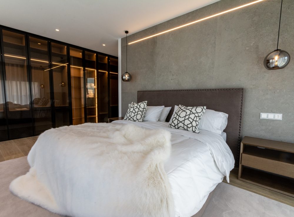 Amapura villa nueva andalucia villa for sale