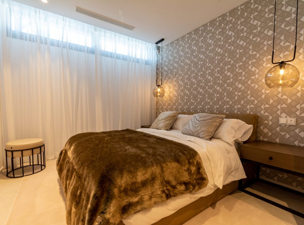 Amapura villa nueva andalucia villa for sale