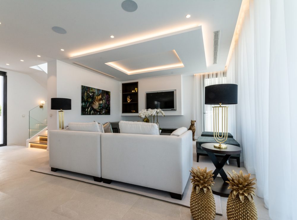 Amapura villa nueva andalucia villa for sale