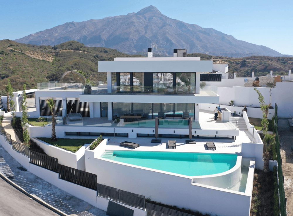 Villa amapura nueva andalucia marbella for sale