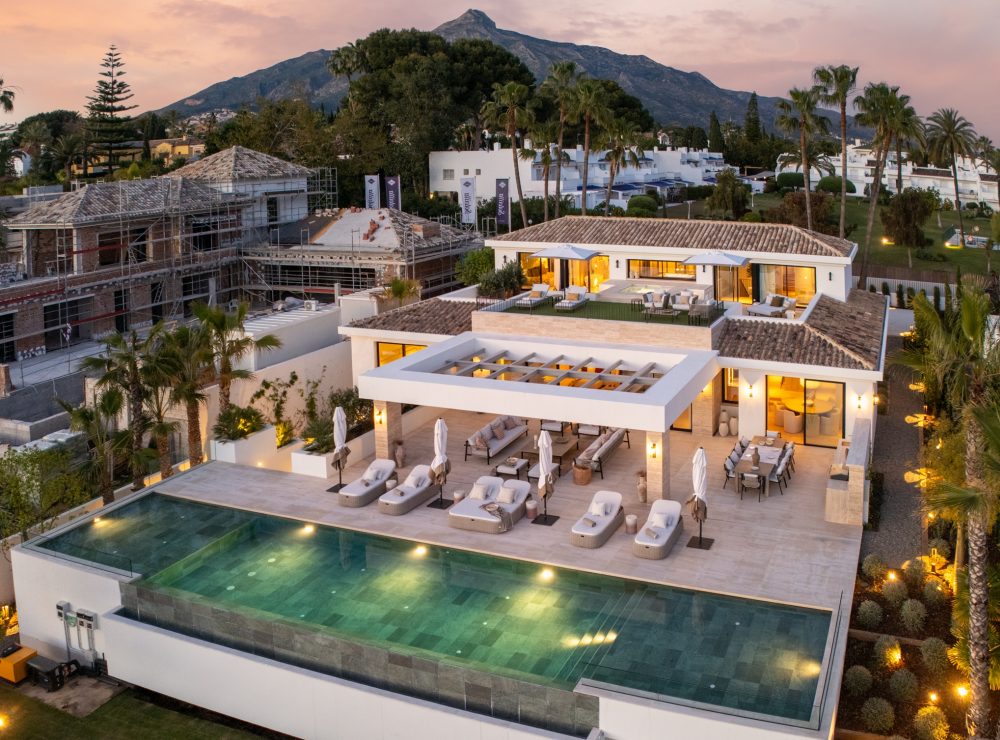 Villa Azteca Aloha Nueva Andalucia Marbella