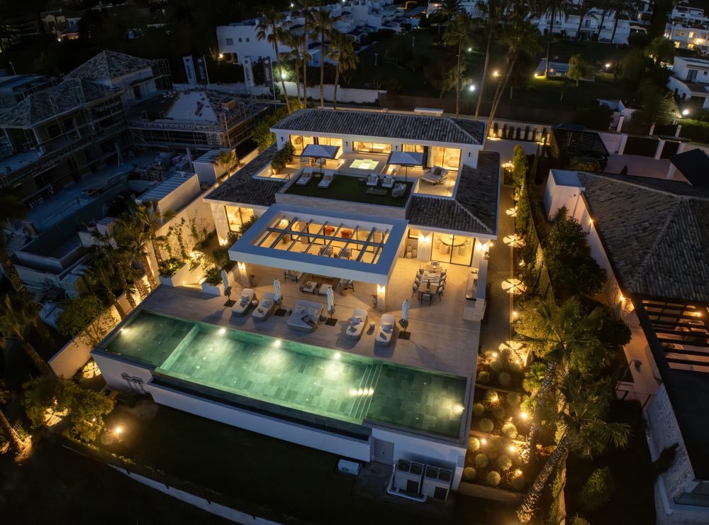 Villa Azteca Aloha Nueva Andalucia Marbella