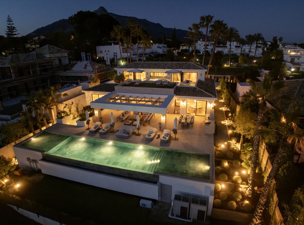 Villa Azteca Aloha Nueva Andalucia Marbella