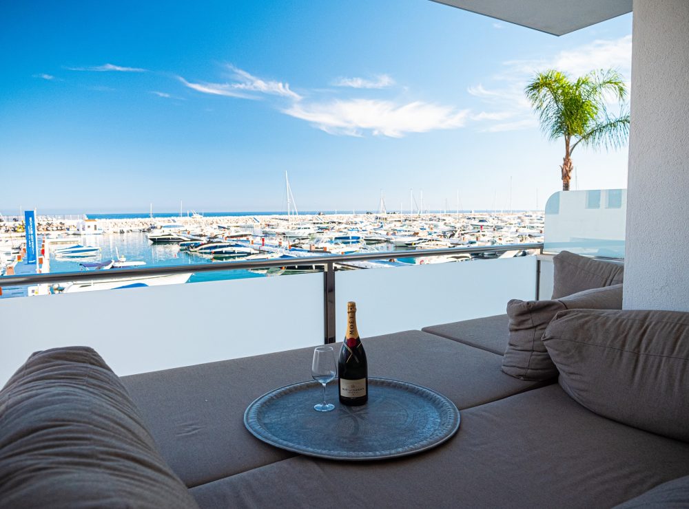 Apartment Puerto Banus Marbella front line beach