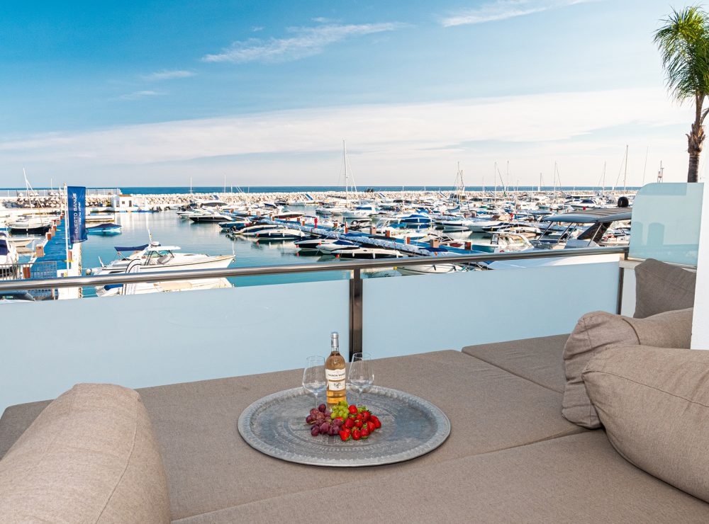 Apartment Puerto Banus Marbella front line beach