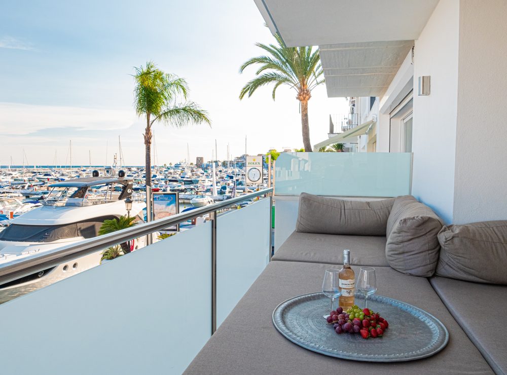 Apartment Puerto Banus Marbella front line beach