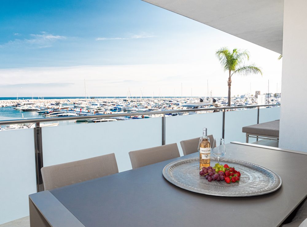 Apartment Puerto Banus Marbella front line beach