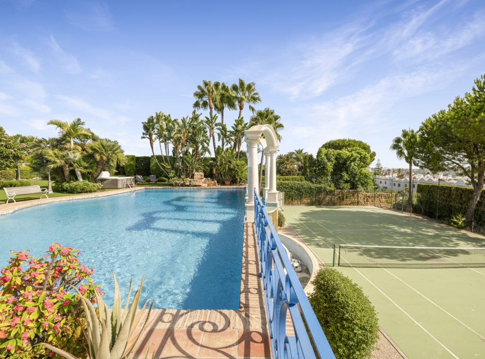 Villa Seabeach mansion Nueva Andalucia Marbella
