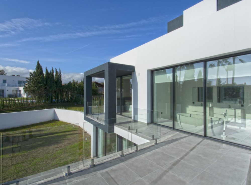 Valle romano green estepona villa for sale