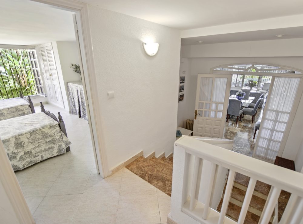 Duplex ground floor apartment Cabopino Marbella front line beach