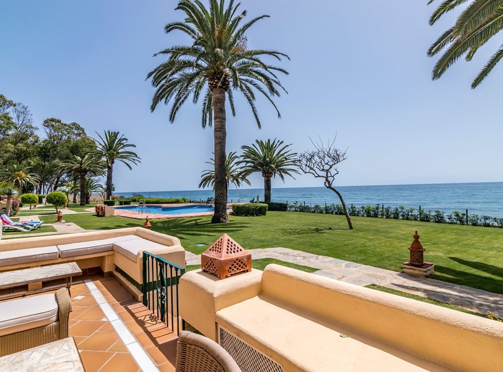 Townhouse frontline beach Estepona Marbella