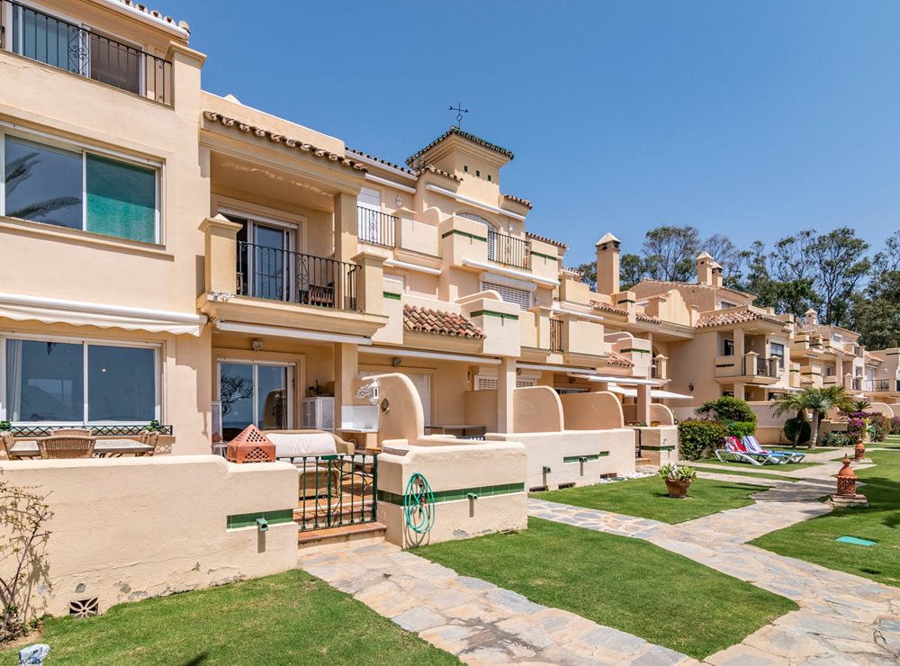 Townhouse frontline beach Estepona Marbella