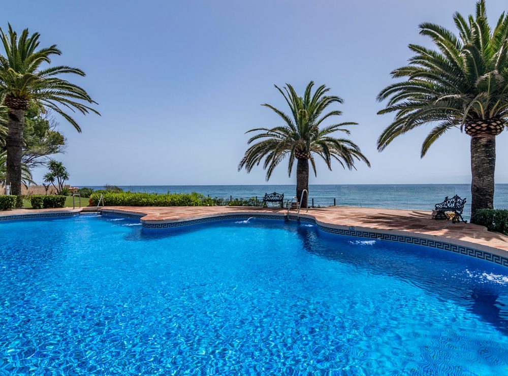 Townhouse frontline beach Estepona Marbella