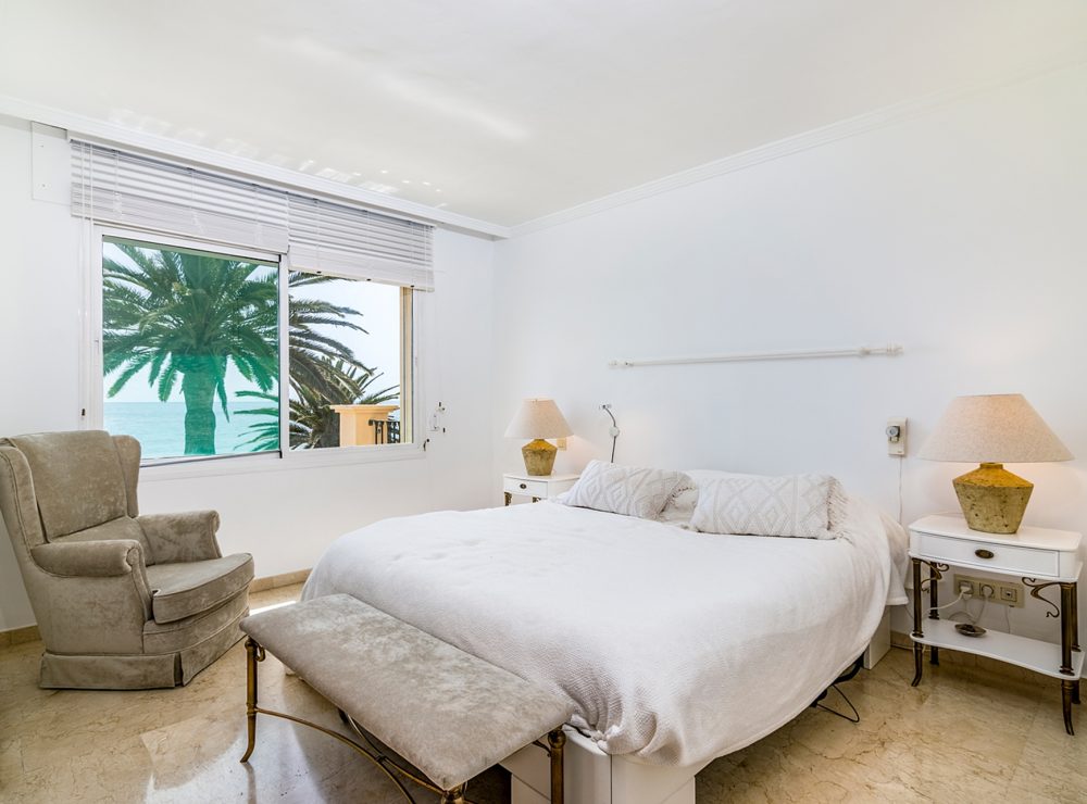 Townhouse frontline beach Estepona Marbella