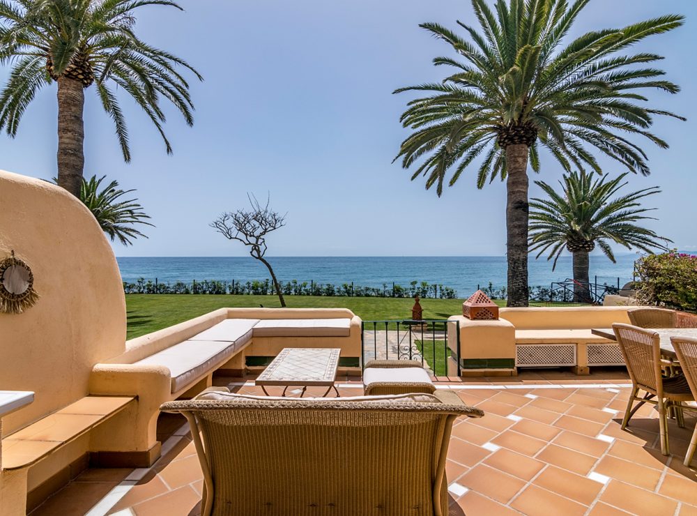 Townhouse frontline beach Estepona Marbella