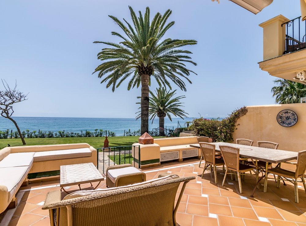 Townhouse frontline beach Estepona Marbella