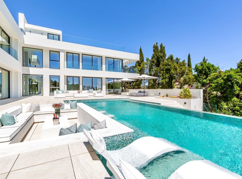 Villa sea views El Paraiso Alto Benahavis Marbella