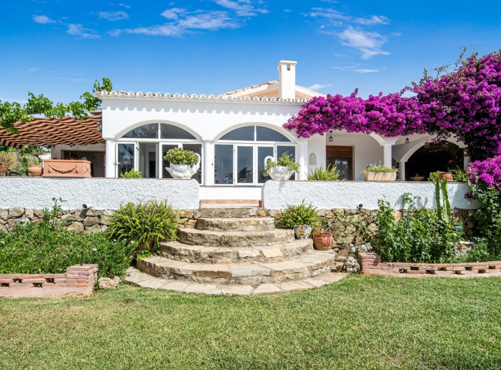 Villa Urb. Don Pedro west of Estepona Marbella