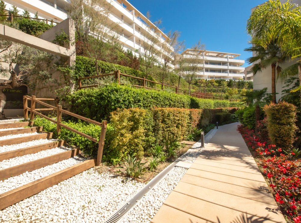 Apartment garden panoramic views Botanic Benahavis Marbella