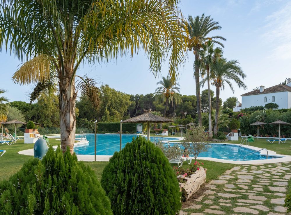 Beachside townhouse New Golden Mile Benamara Estepona Marbella