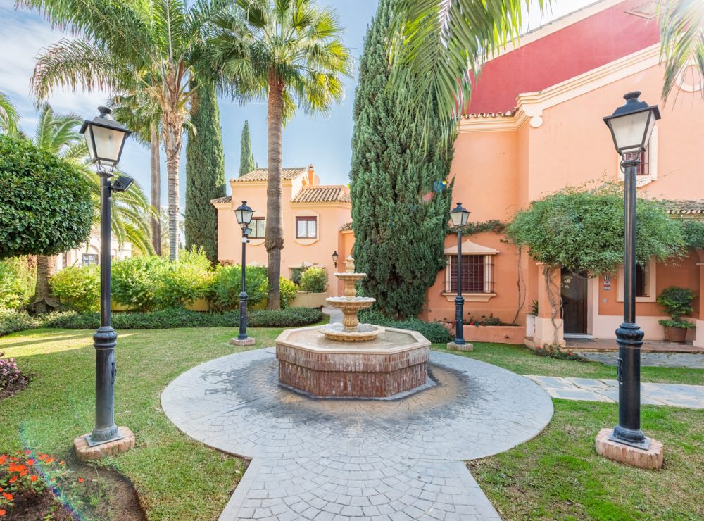 Jardines townhouse Marbella Golden Mile