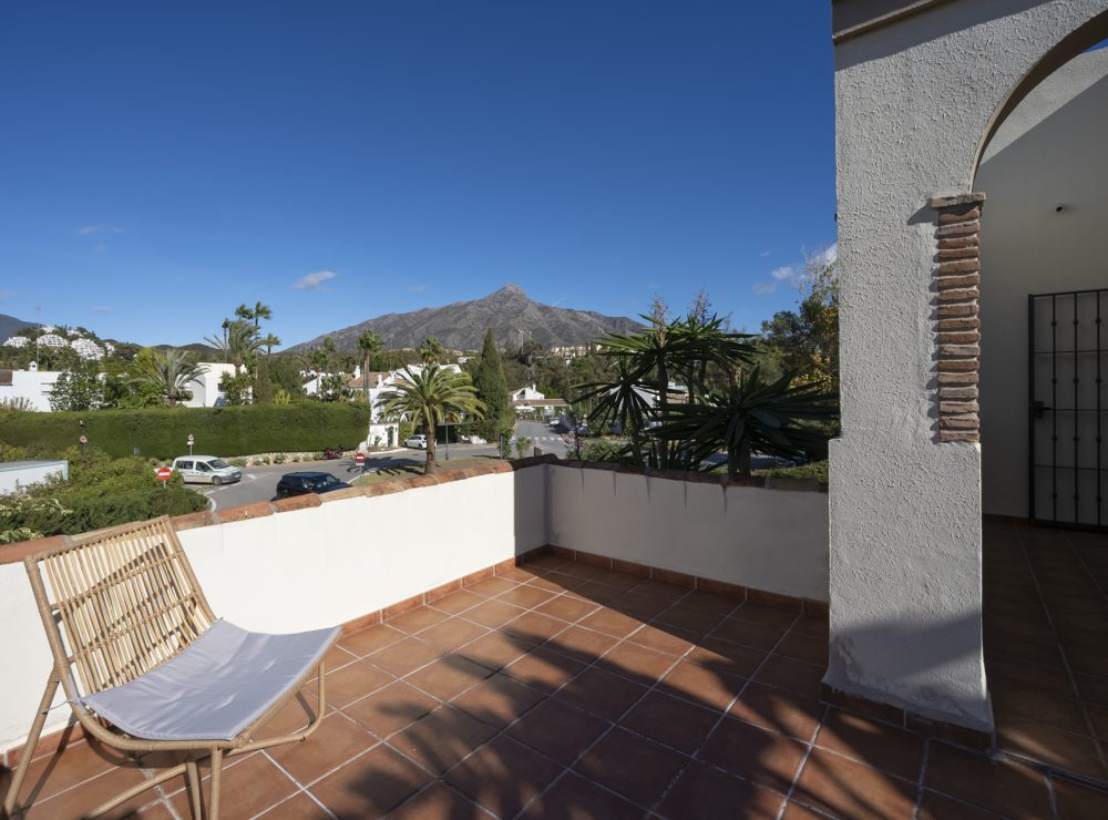 Casa Carla villa Nueva Andalucia Marbella