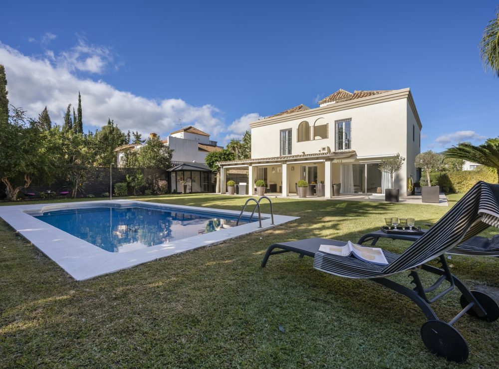 Casa Carla villa Nueva Andalucia Marbella