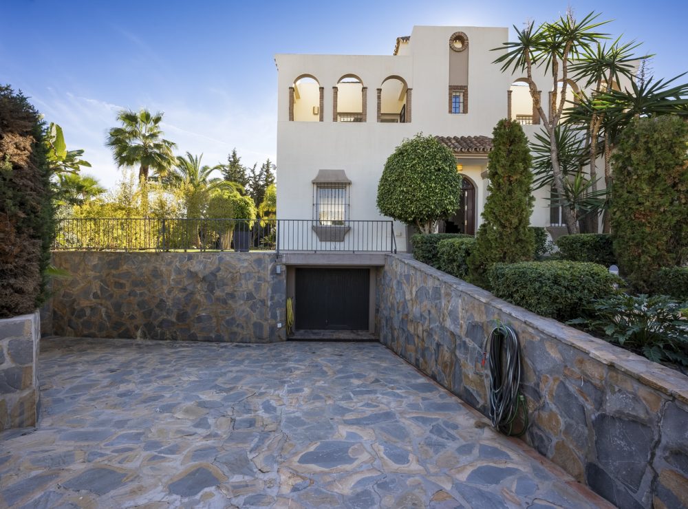 Casa Carla villa Nueva Andalucia Marbella