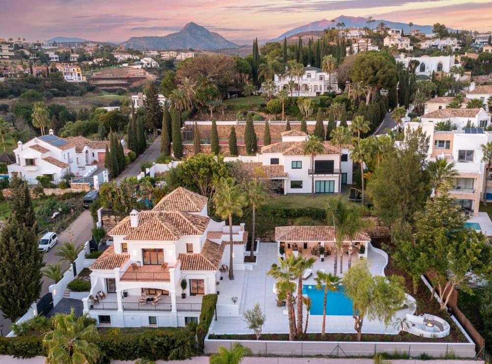 Villa sea views El Paraiso Alto Benahavis Marbella