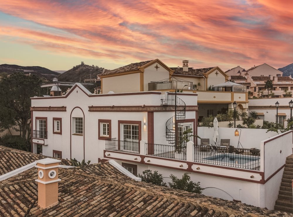 Aldea Dorada villa Nueva Andalucia Marbella