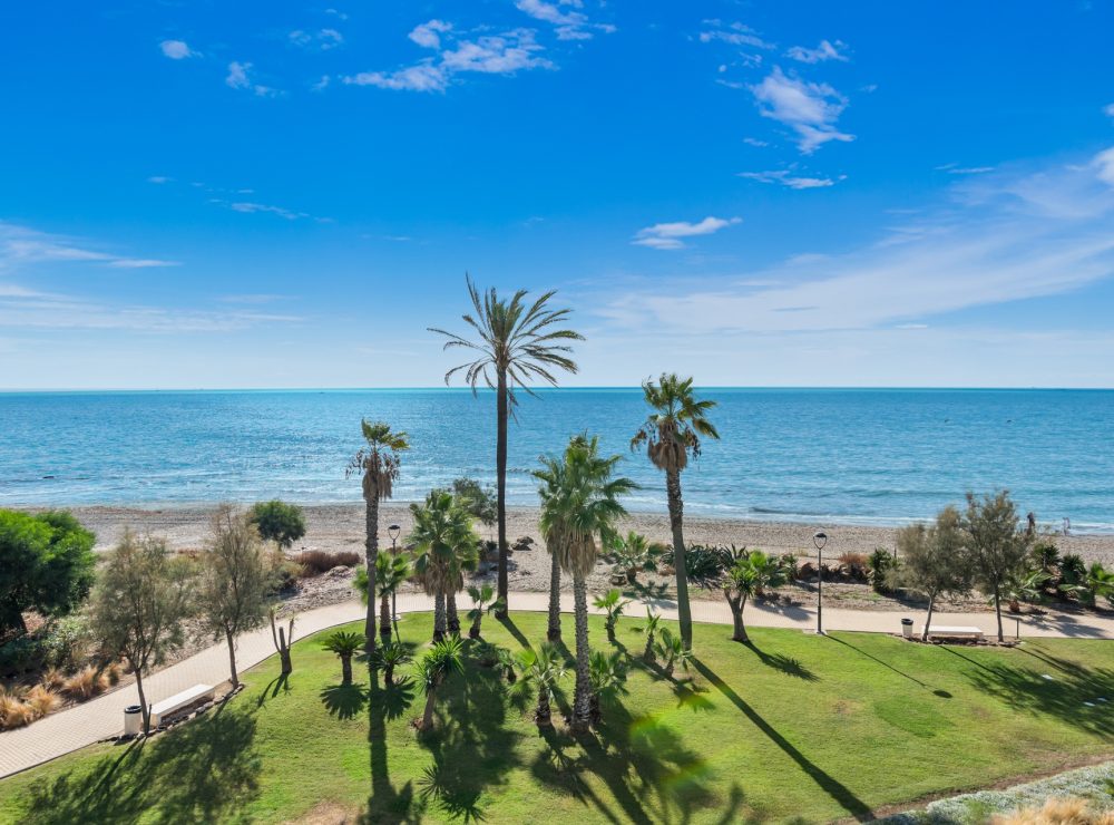 Townhouse The Island Estepona Beachfront Marbella