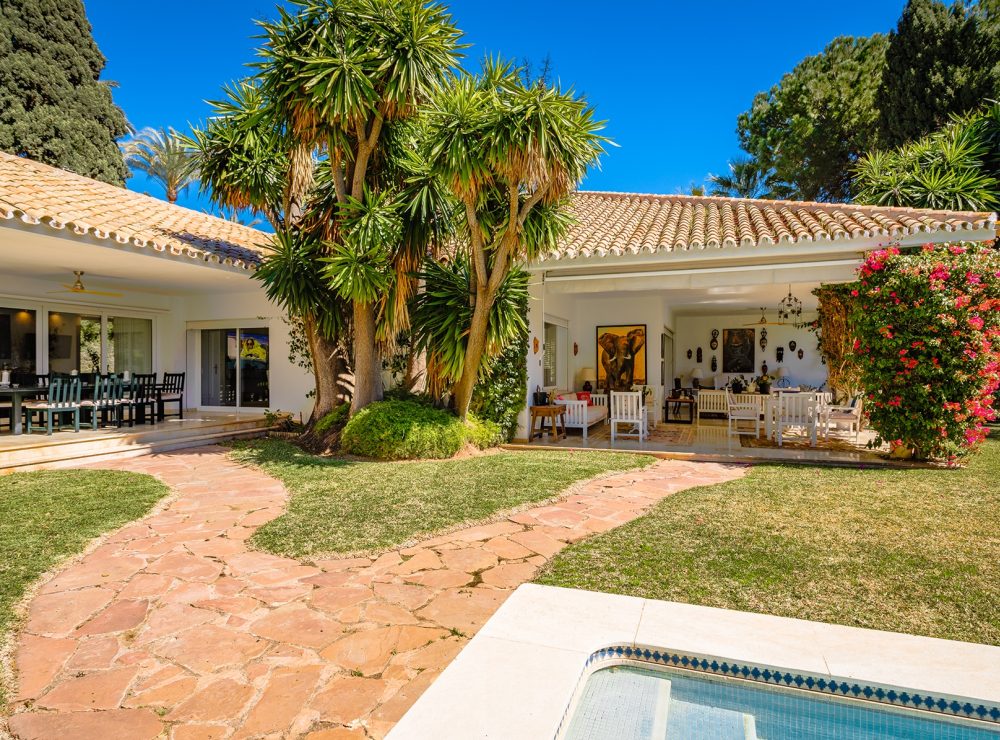 Villa beachside Guadalmina Baja San Pedro de Alcantara Marbella