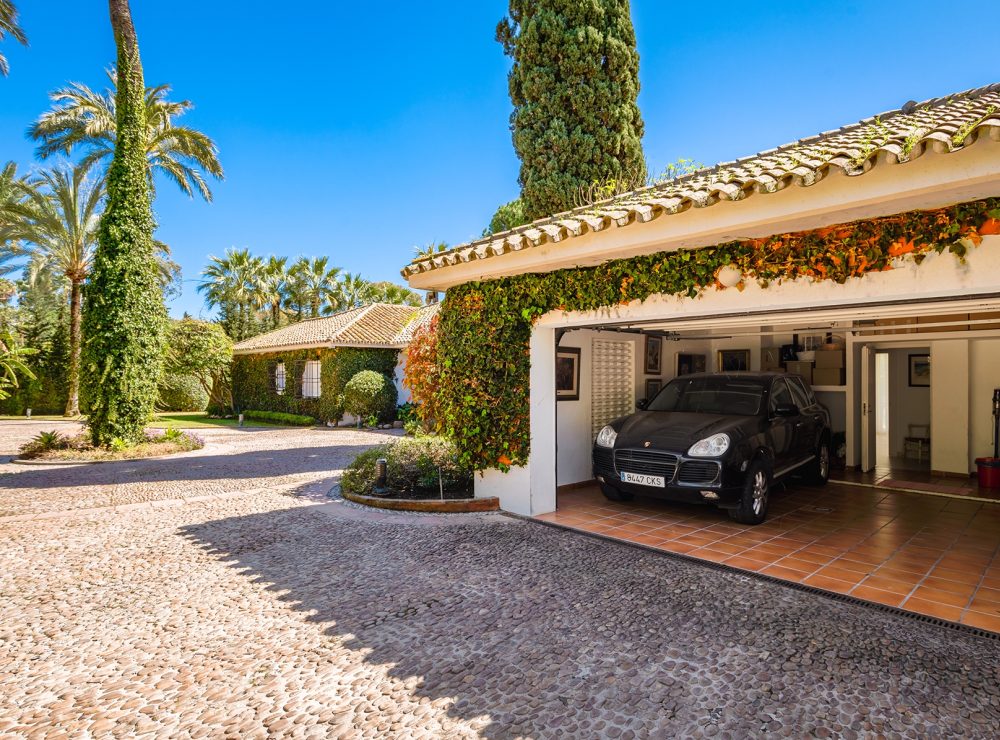 Villa beachside Guadalmina Baja San Pedro de Alcantara Marbella