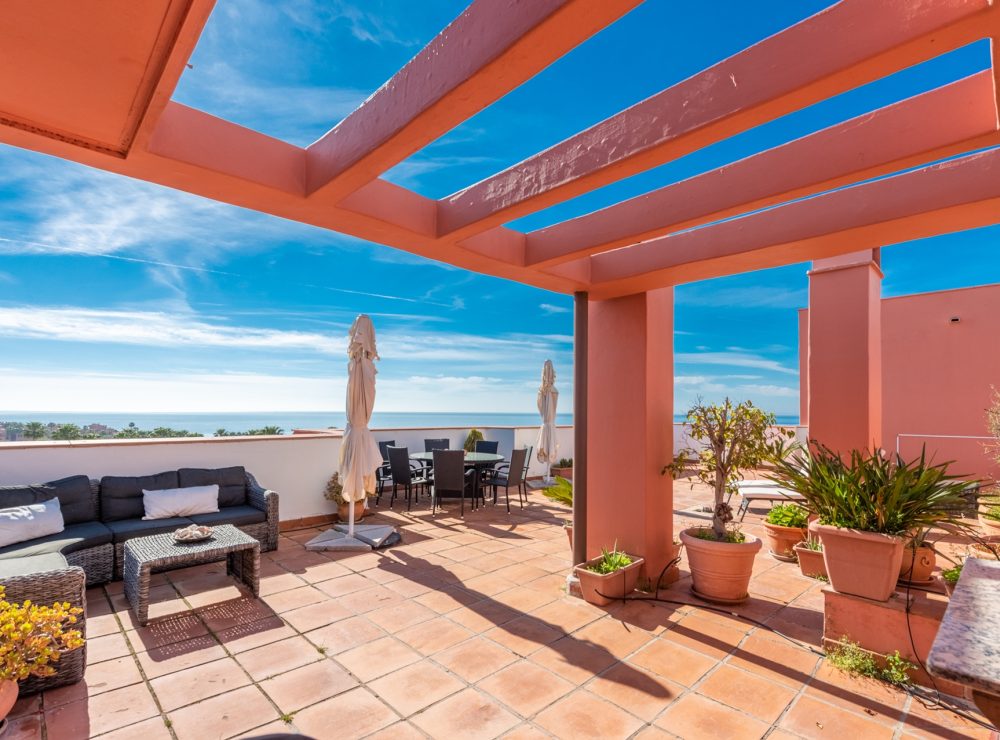 Duplex penthouse Las Salinas Guadalmansa New Golden Mile Estepona Marbella