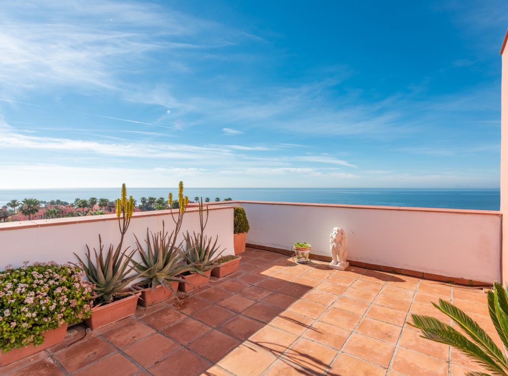 Duplex penthouse Las Salinas Guadalmansa New Golden Mile Estepona Marbella