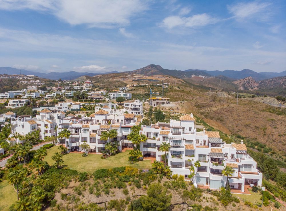 Duplex penthouse Lomas del Marques sea views Benahavis Marbella