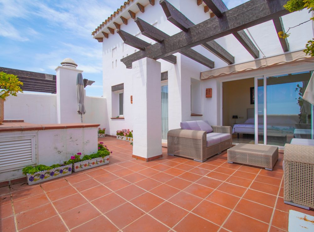 Duplex penthouse Lomas del Marques sea views Benahavis Marbella