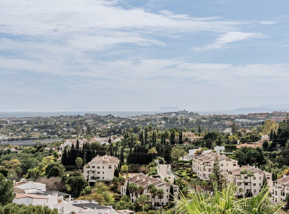 Penthouse Las Terrazas La Quinta Benahavis Marbella sea views