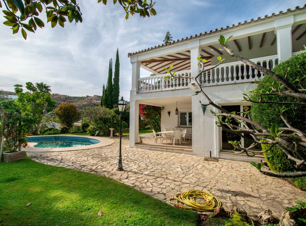 Villa Loxley El Paraiso Alto Benahavis Marbella