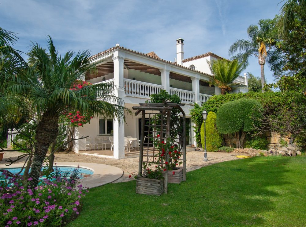 Villa Loxley El Paraiso Alto Benahavis Marbella
