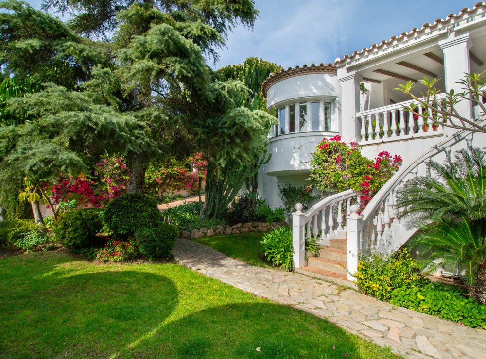 Villa Loxley El Paraiso Alto Benahavis Marbella