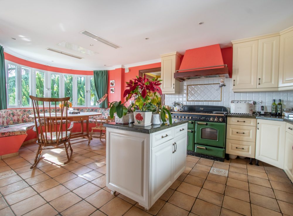 Villa Loxley El Paraiso Alto Benahavis Marbella