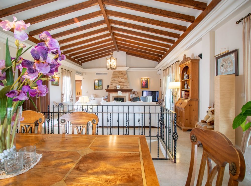 Villa Loxley El Paraiso Alto Benahavis Marbella