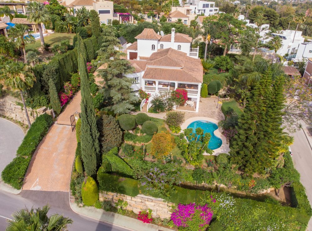 Villa Loxley El Paraiso Alto Benahavis Marbella
