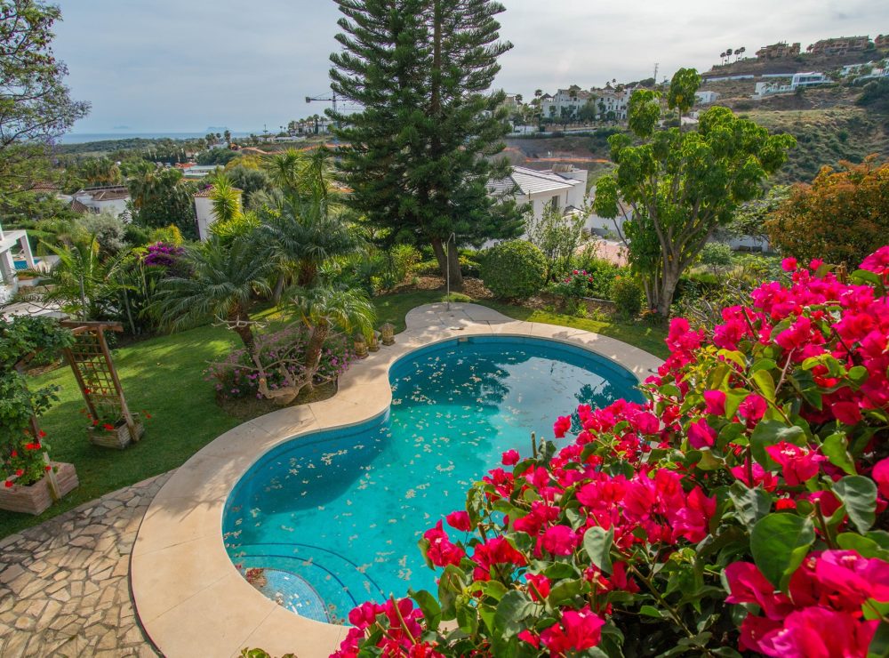 Villa Loxley El Paraiso Alto Benahavis Marbella