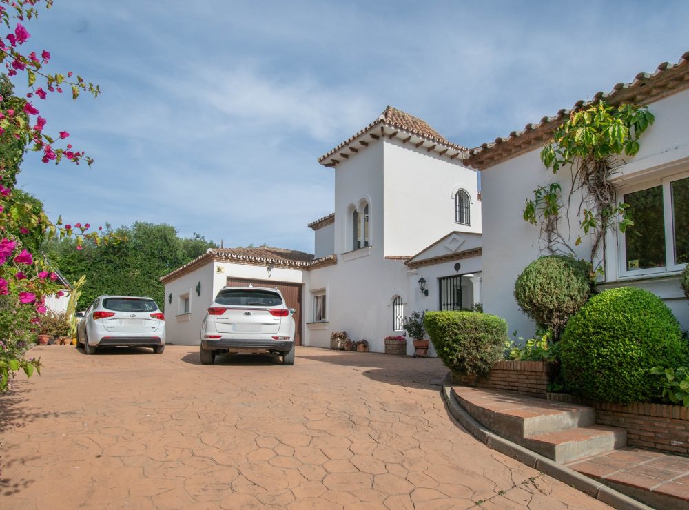 Villa Loxley El Paraiso Alto Benahavis Marbella