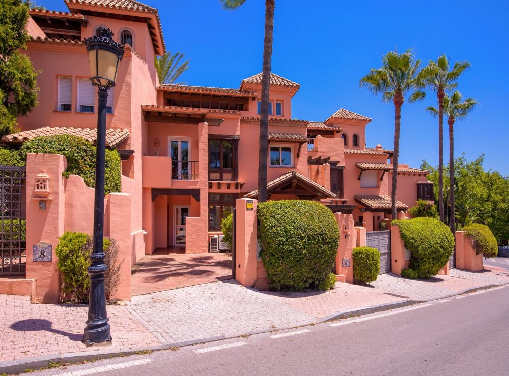 Townhouse La Ermita Marbella town center centre